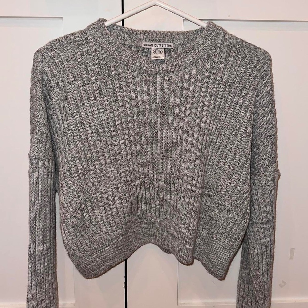 Urban Outfitters gray knit cropped crew neck pullover sweater